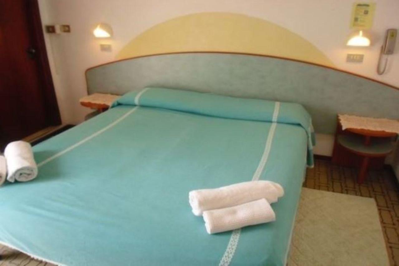 Hotel Alfredo'S Rimini Exterior photo